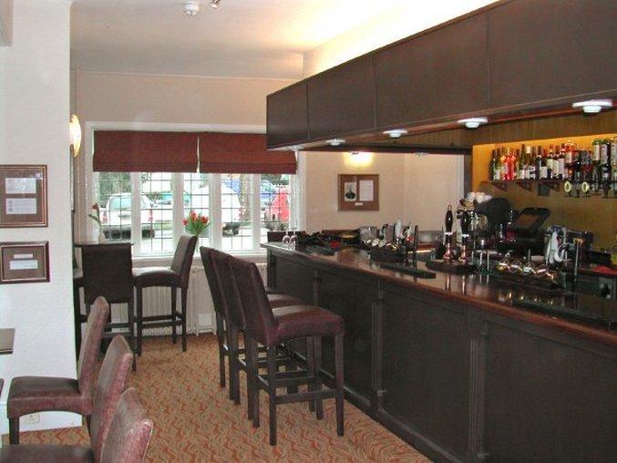 Inn The At Woodhall